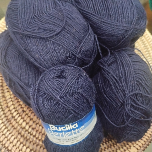 Bucilla Perlette Twist Yarn - 7 skeins in Violet Blue - Picture 10 of 10
